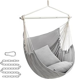 Inspira tu espacio exterior con sillas colgantes de macramé